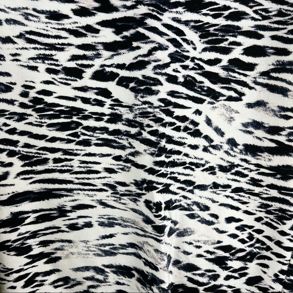 Witchery Stretchy Pull-on Skirt - Size 6 - Picture 8 of 9